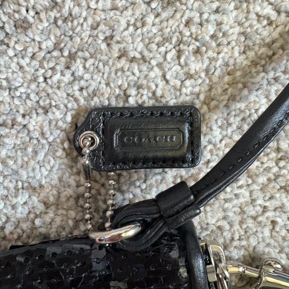 Coach Sequin Wristlet Black Sequins - Picture 4 of 9